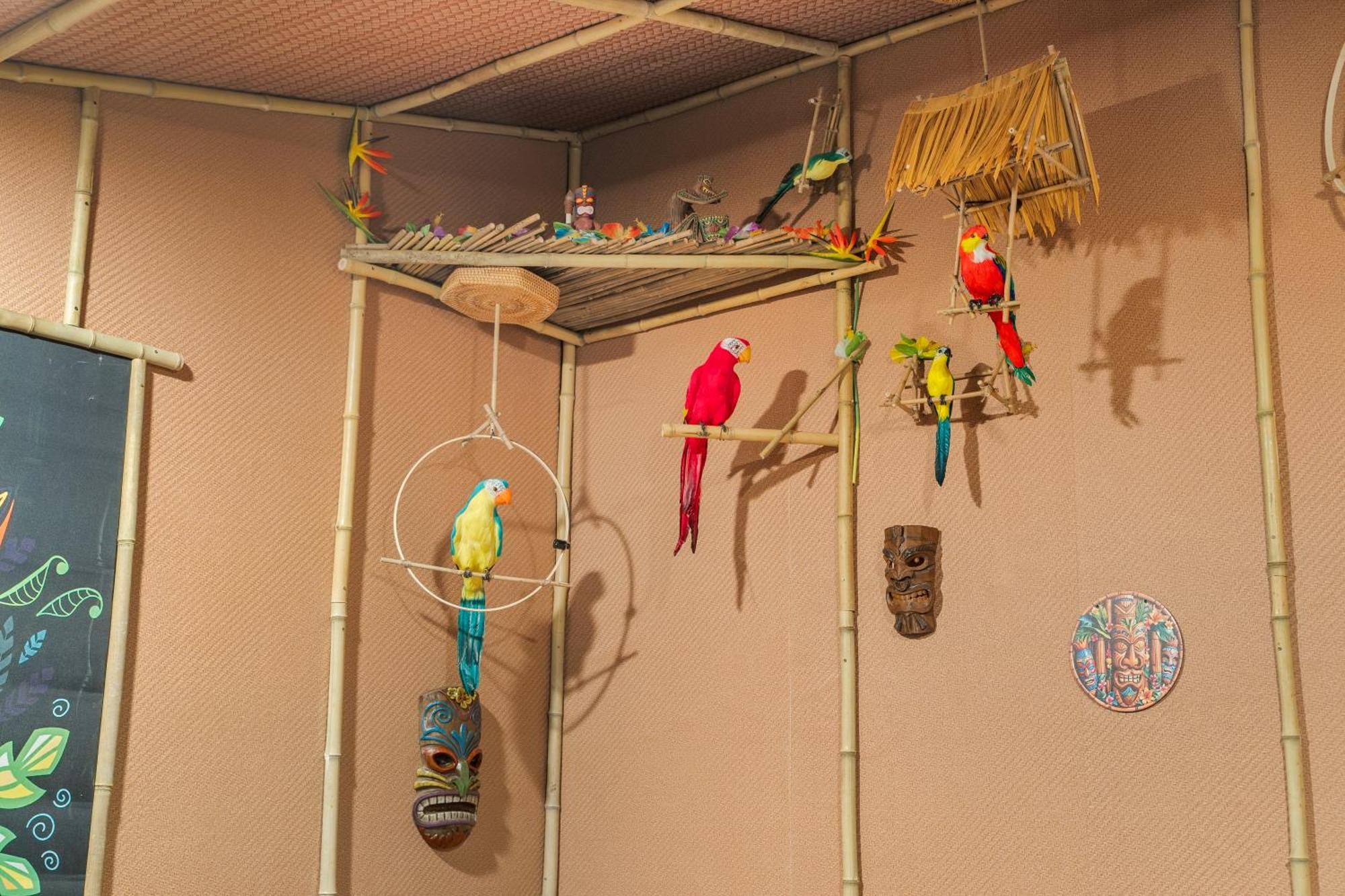 Safari Adventure: Arcade, Golf, Playground, Cars & More! Holiday home *