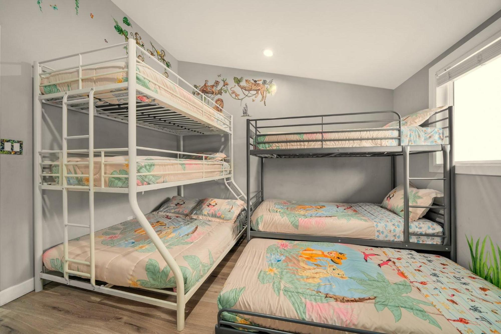 Safari Adventure: Arcade, Golf, Playground, Cars & More! *