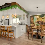 Safari Adventure By Oc Adventure Homes Holiday home Garden Grove